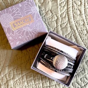 New SAACHI Magnetic Leather Bracelet with Box